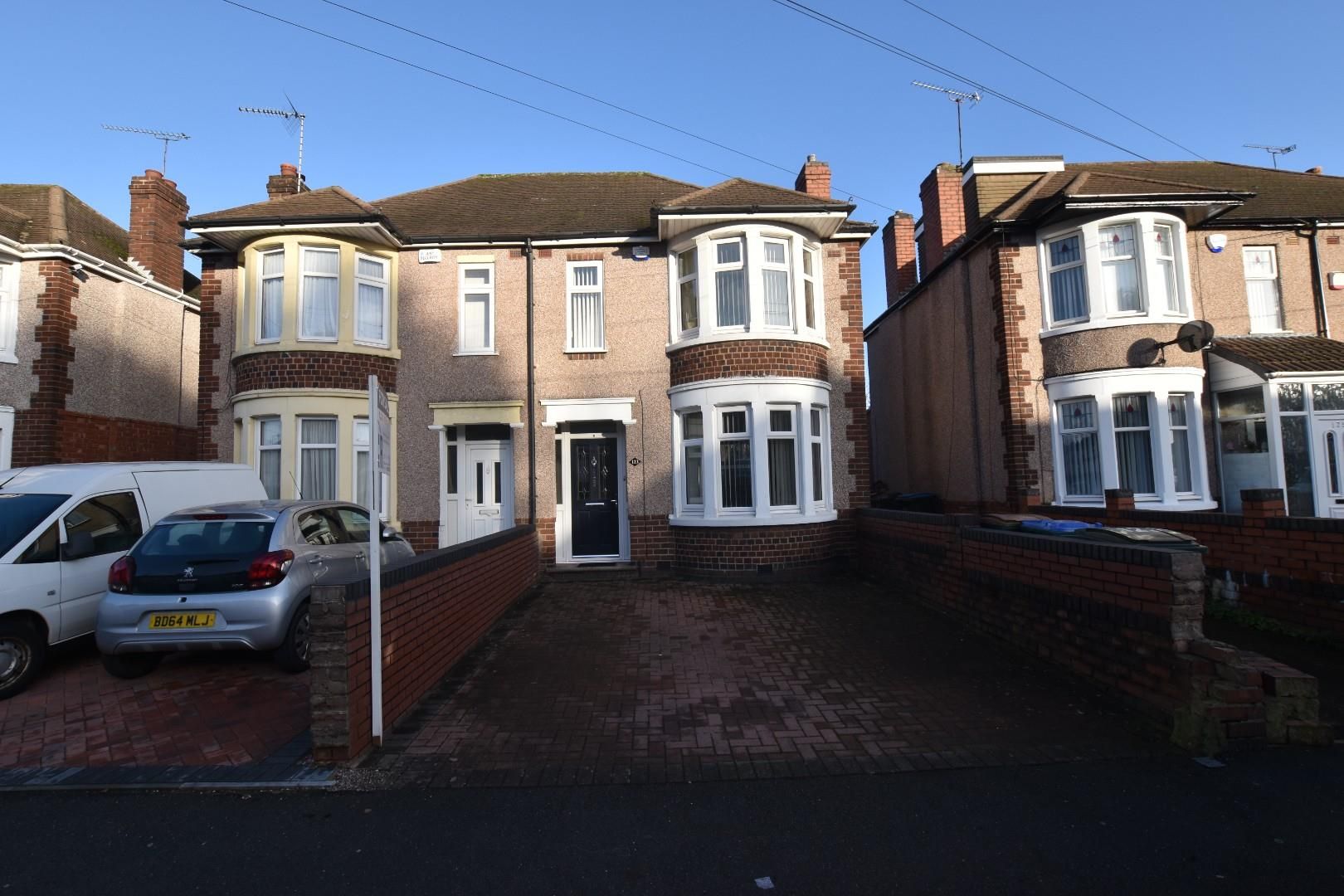3 bed semidetached house for sale in Nuffield Road, Courthouse Green