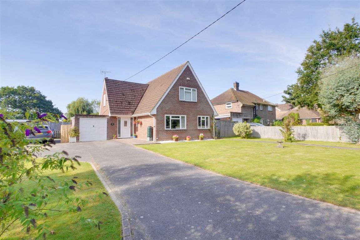 4 bed property for sale in Hawthylands Road, Hailsham BN27 Zoopla