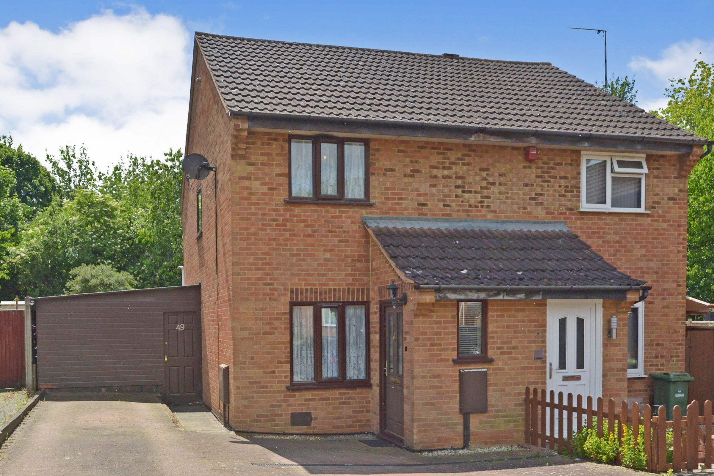 2 bed semidetached house for sale in Donnington, Bradville, Milton