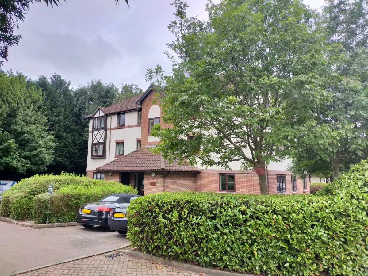1 bed flat to rent in Wordsworth Mead, Redhill RH1 Zoopla