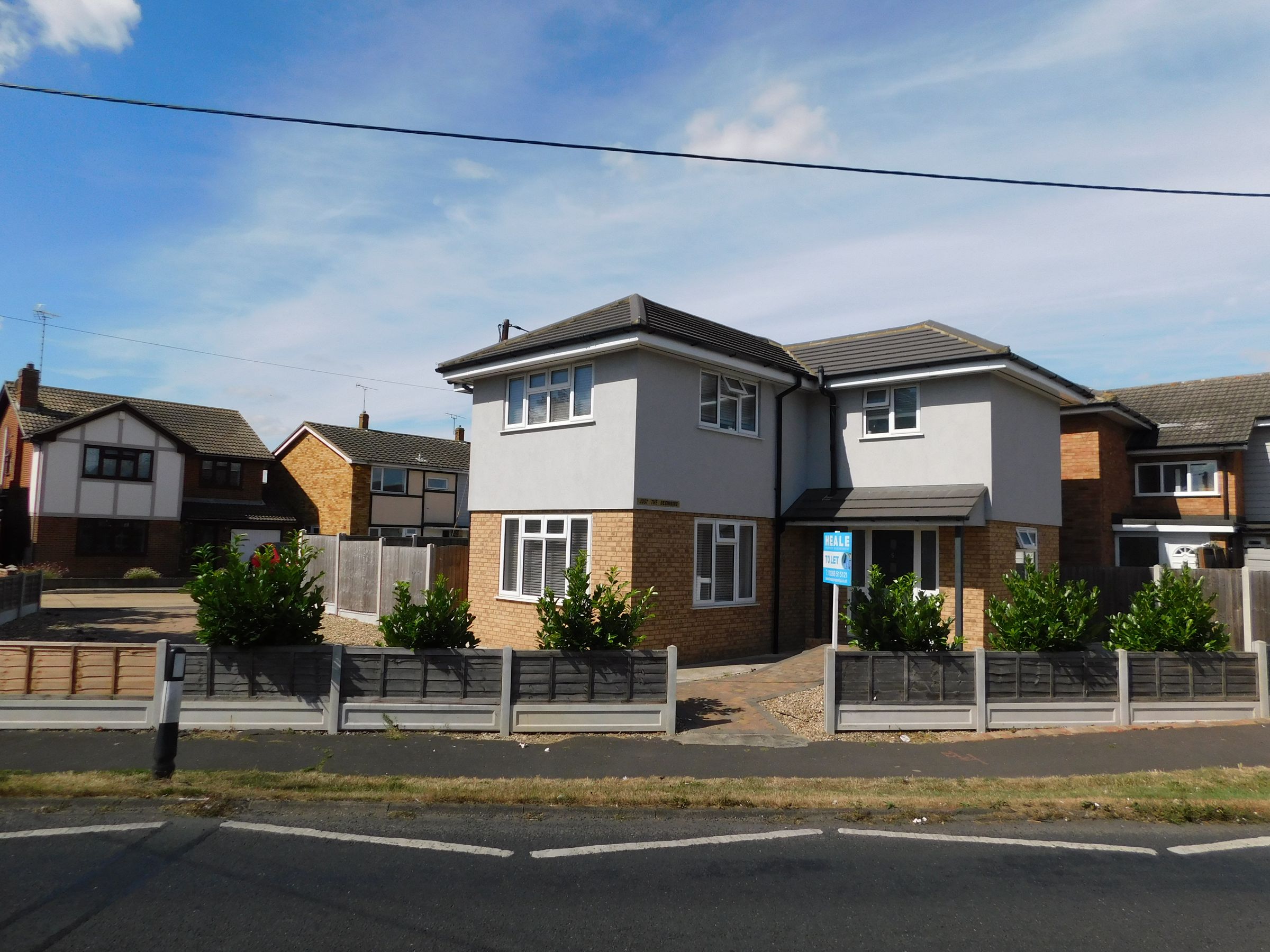 2 bed detached house to rent in Central Wall Road, Canvey Island SS8