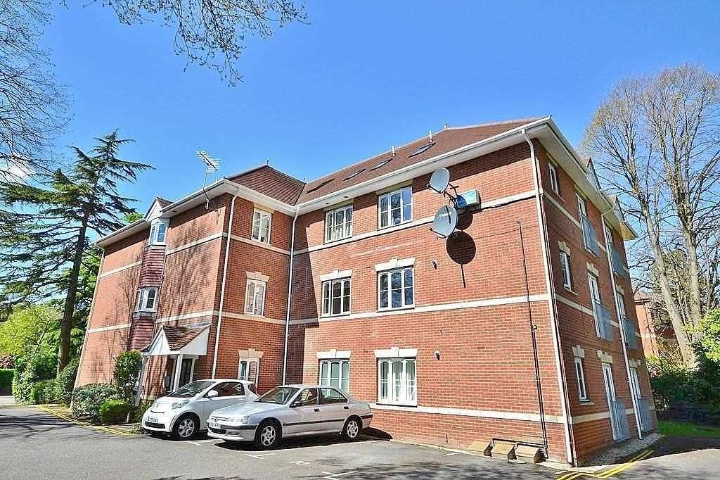 2 bed flat for sale in Wellington Road, Bournemouth, Bournemouth BH8