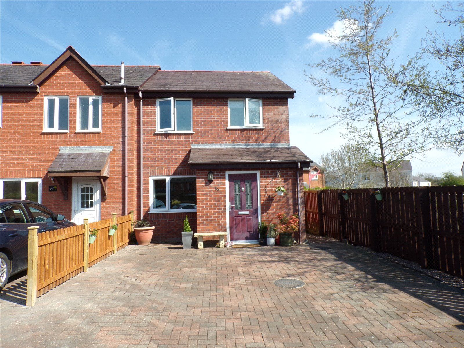 3 bed end terrace house for sale in Maes Meddyg, Caernarfon, Gwynedd