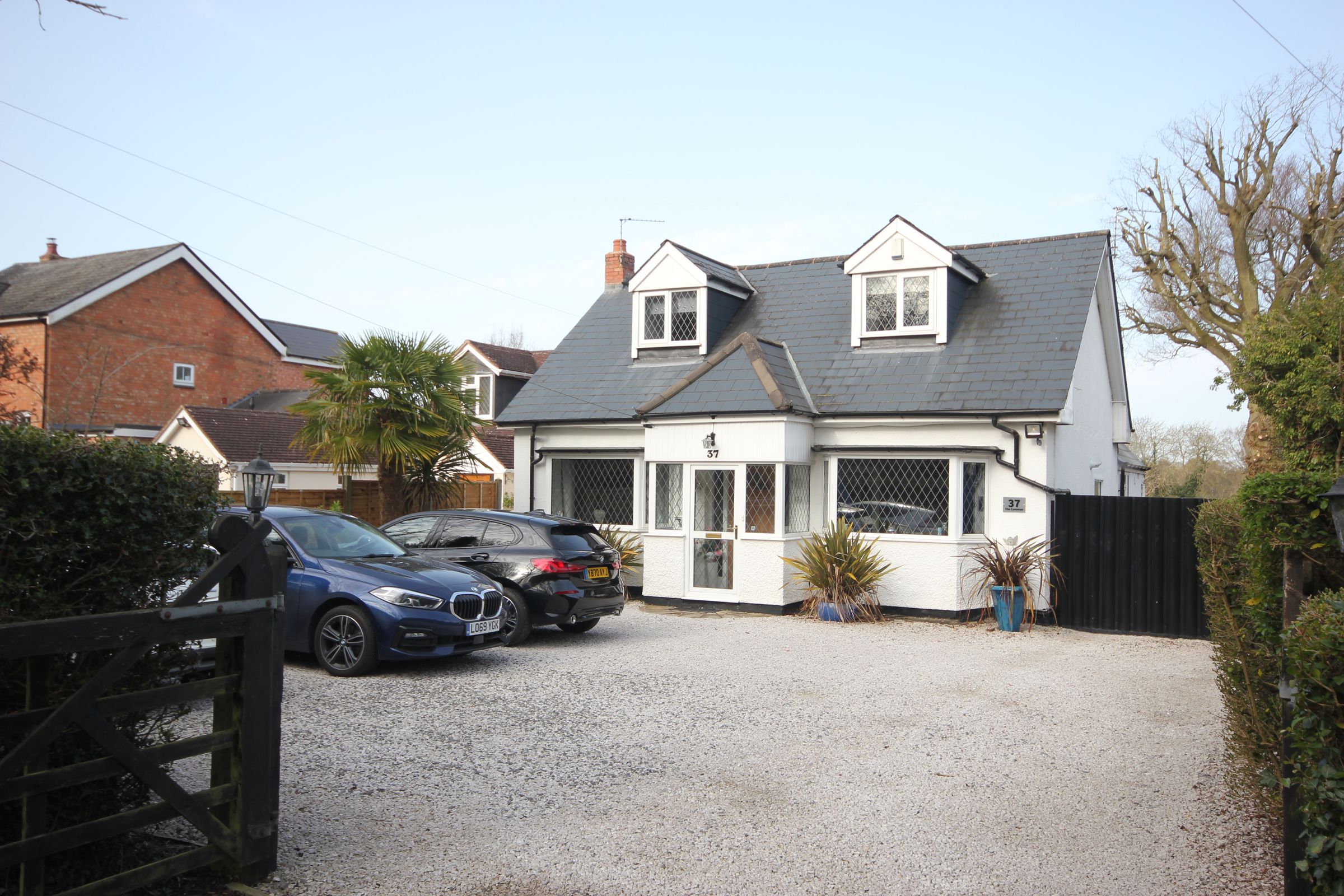 4 bed detached bungalow for sale in Earlswood Common, Earlswood