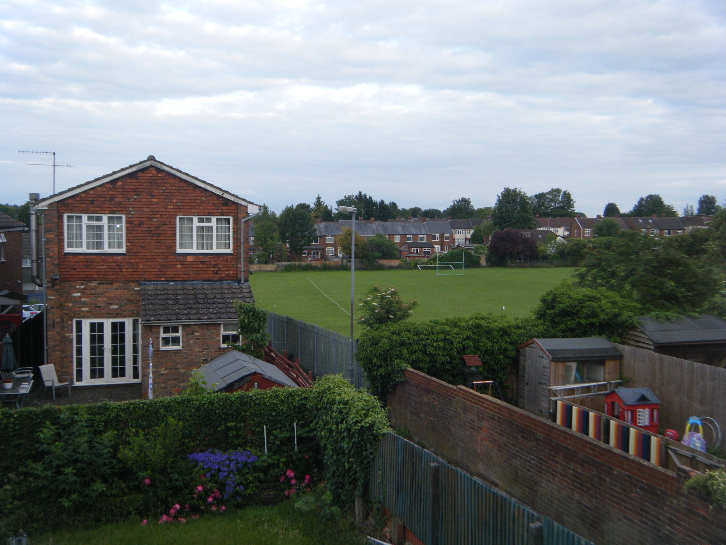 3 bed semidetached house for sale in Gardenia Avenue, Luton LU3 Zoopla