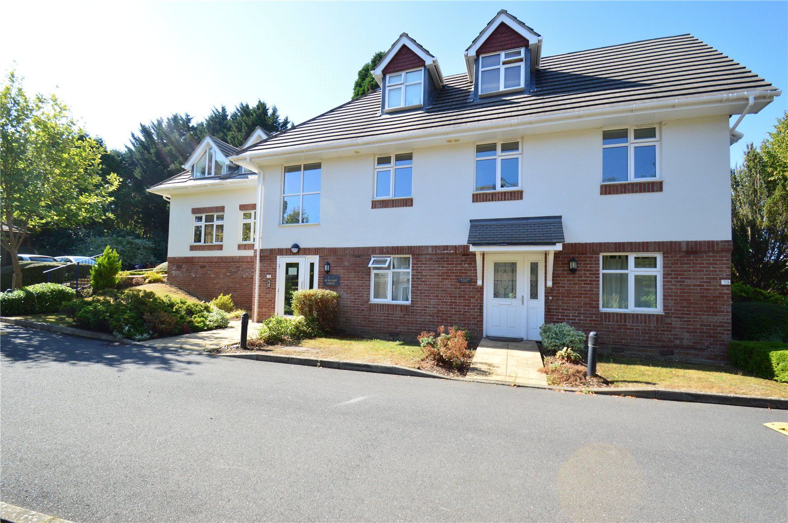 2 bed flat to rent in Penwortham Road, Sanderstead, South Croydon CR2