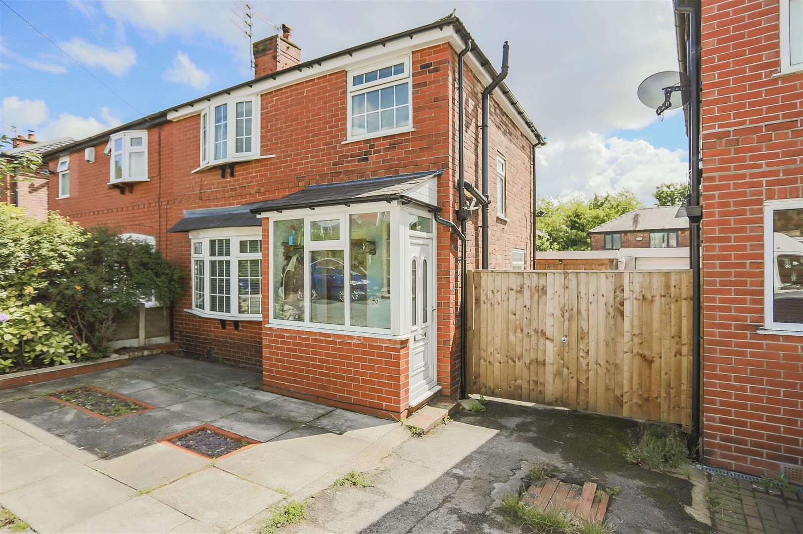 3 bed semidetached house for sale in White Swallows Road, Swinton