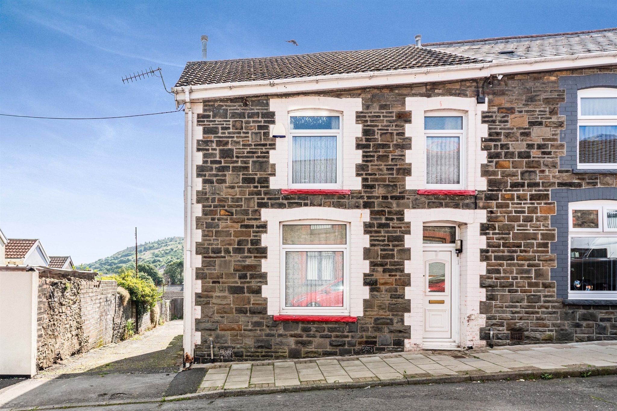 2 bed end terrace house for sale in Graigwen Road, Porth CF39 Zoopla