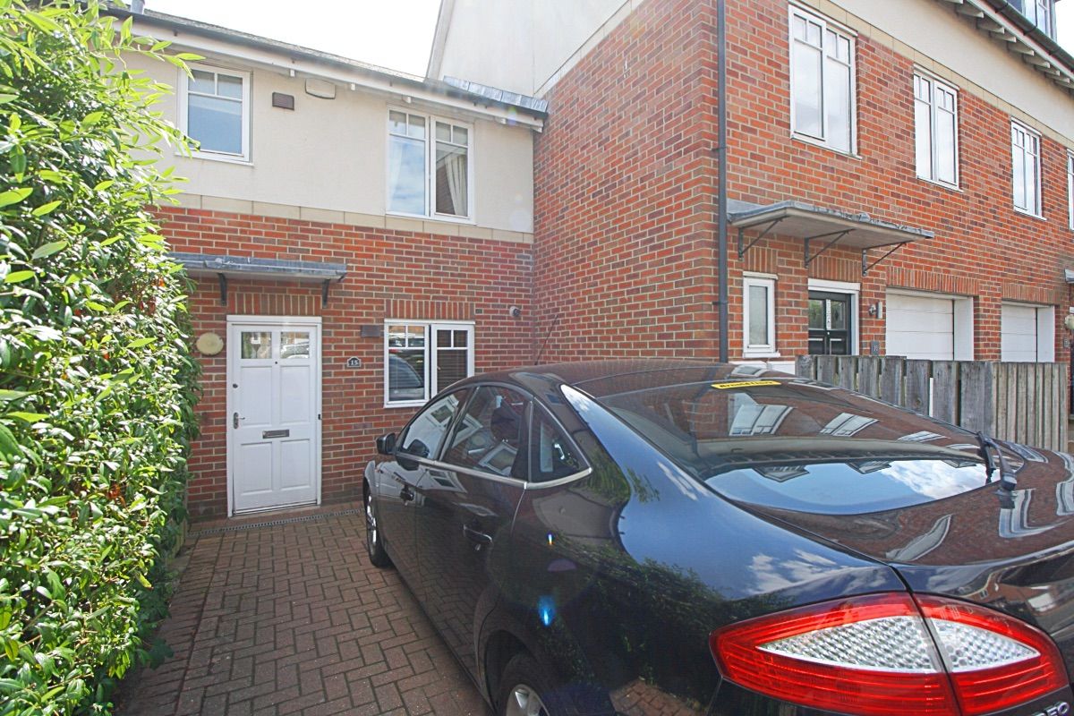 3 bed terraced house to rent in Appletree Court, Walbottle, Newcastle