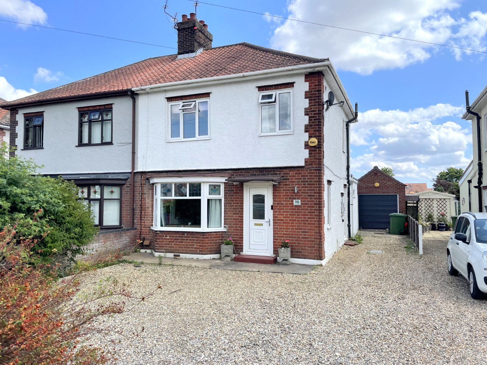 3 bed semidetached house for sale in Thunder Lane, Norwich, Norfolk