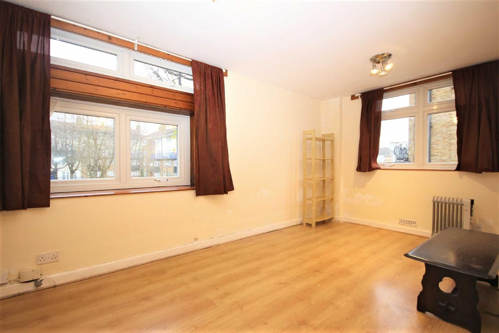 1 bed flat to rent in St Columbas House, Prospect Hill, Walthamstow E17