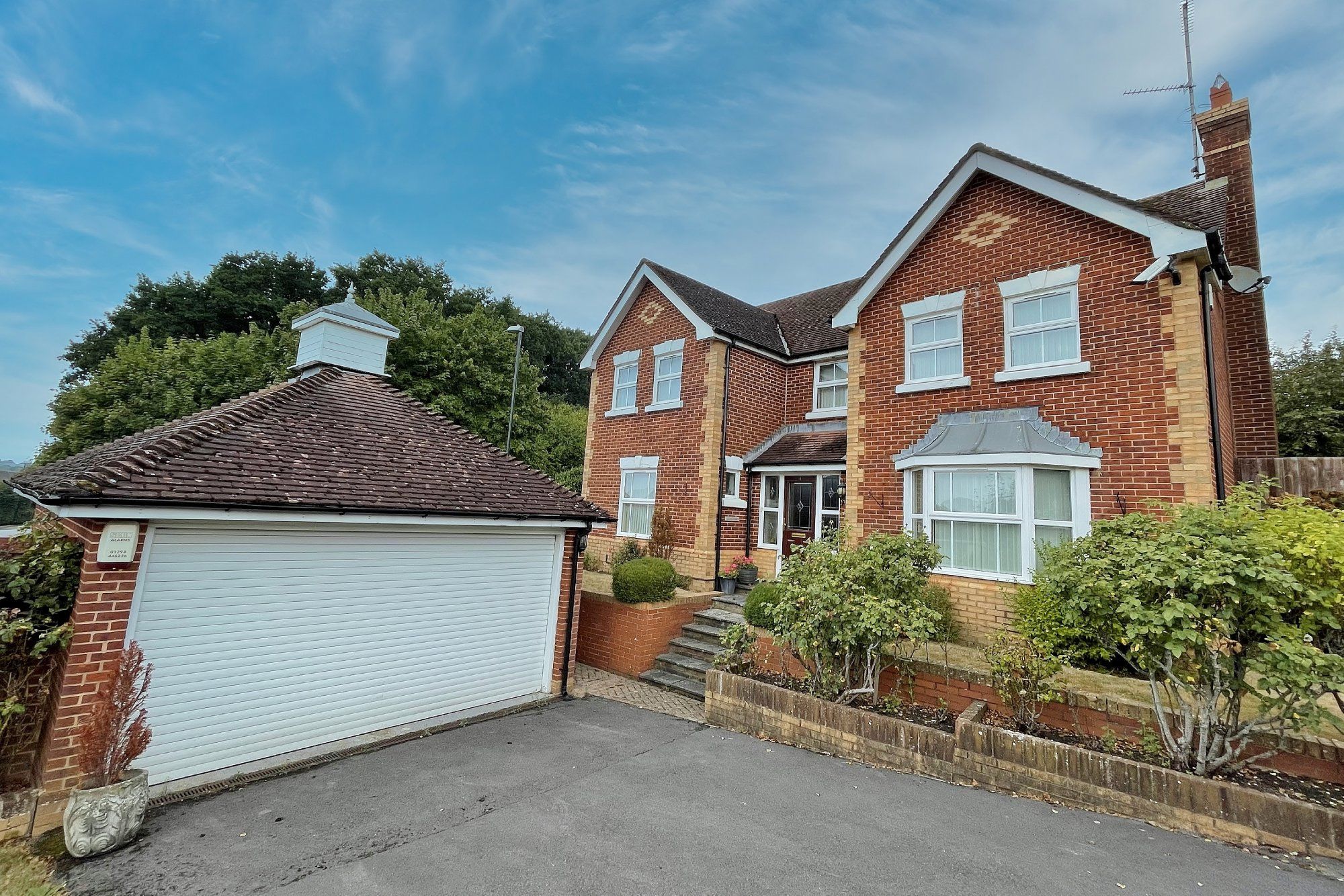 4 bed detached house for sale in Maidenbower, Crawley RH10 Zoopla