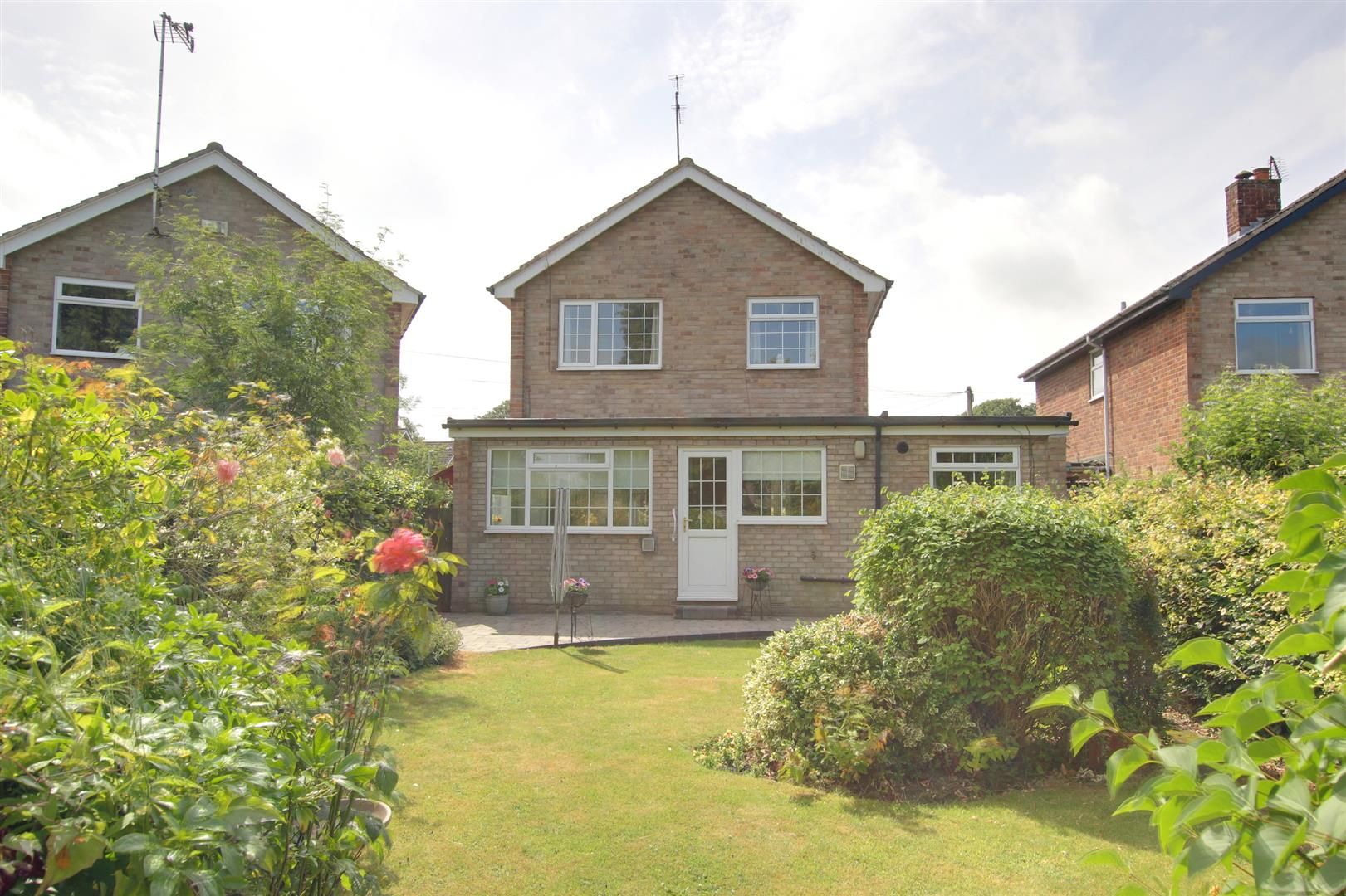 3 bed linkdetached house for sale in All Hallows Road, Walkington
