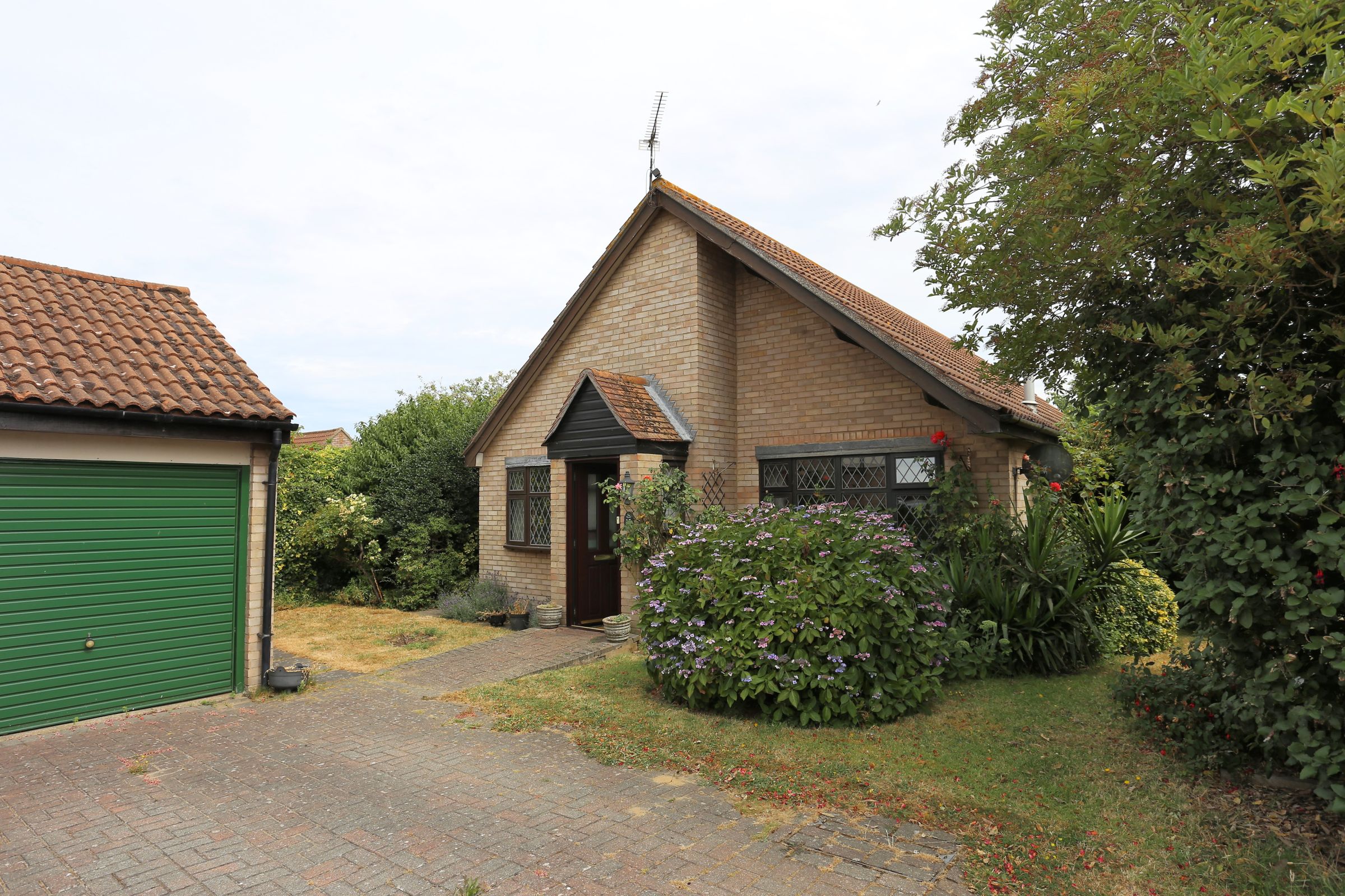 3 bed detached bungalow for sale in The Wheelwrights, Trimley St. Mary