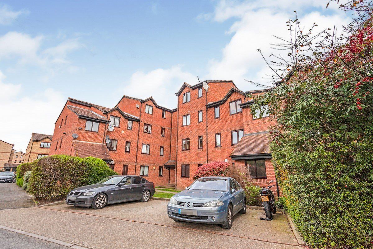 2 bed flat for sale in Burbage House, 1 Samuel Close, London SE14 Zoopla