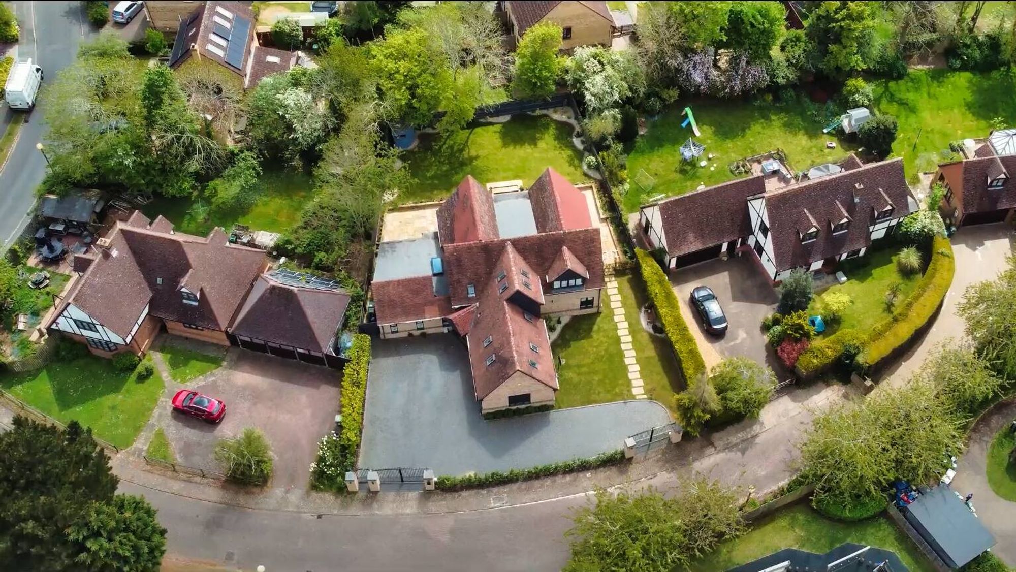 5 bed detached house for sale in Salden Close, Shenley Church End MK5