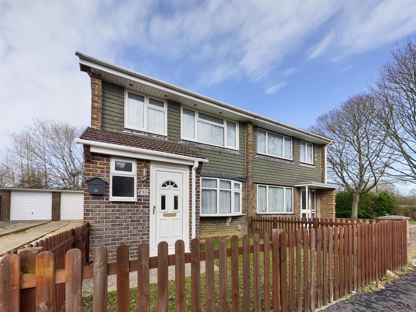 3 bed semidetached house for sale in Coates Close, Basingstoke RG22