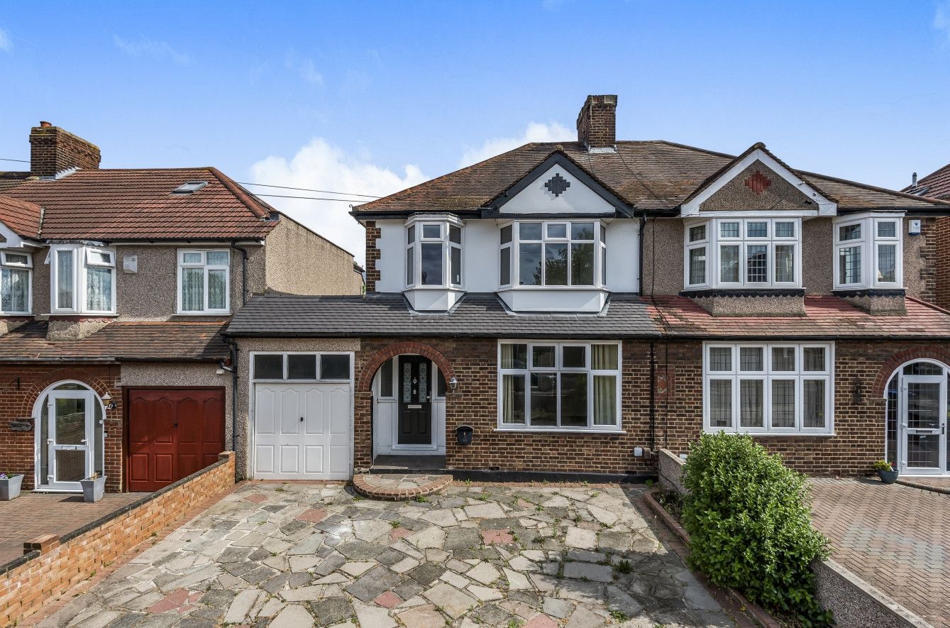 3 bed semidetached house for sale in Maxwell Road, Welling DA16 Zoopla