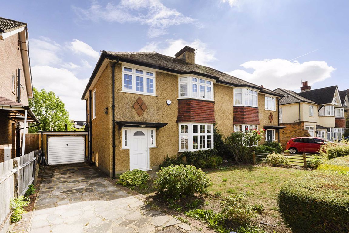 3 bed semidetached house for sale in Woodville Road, New