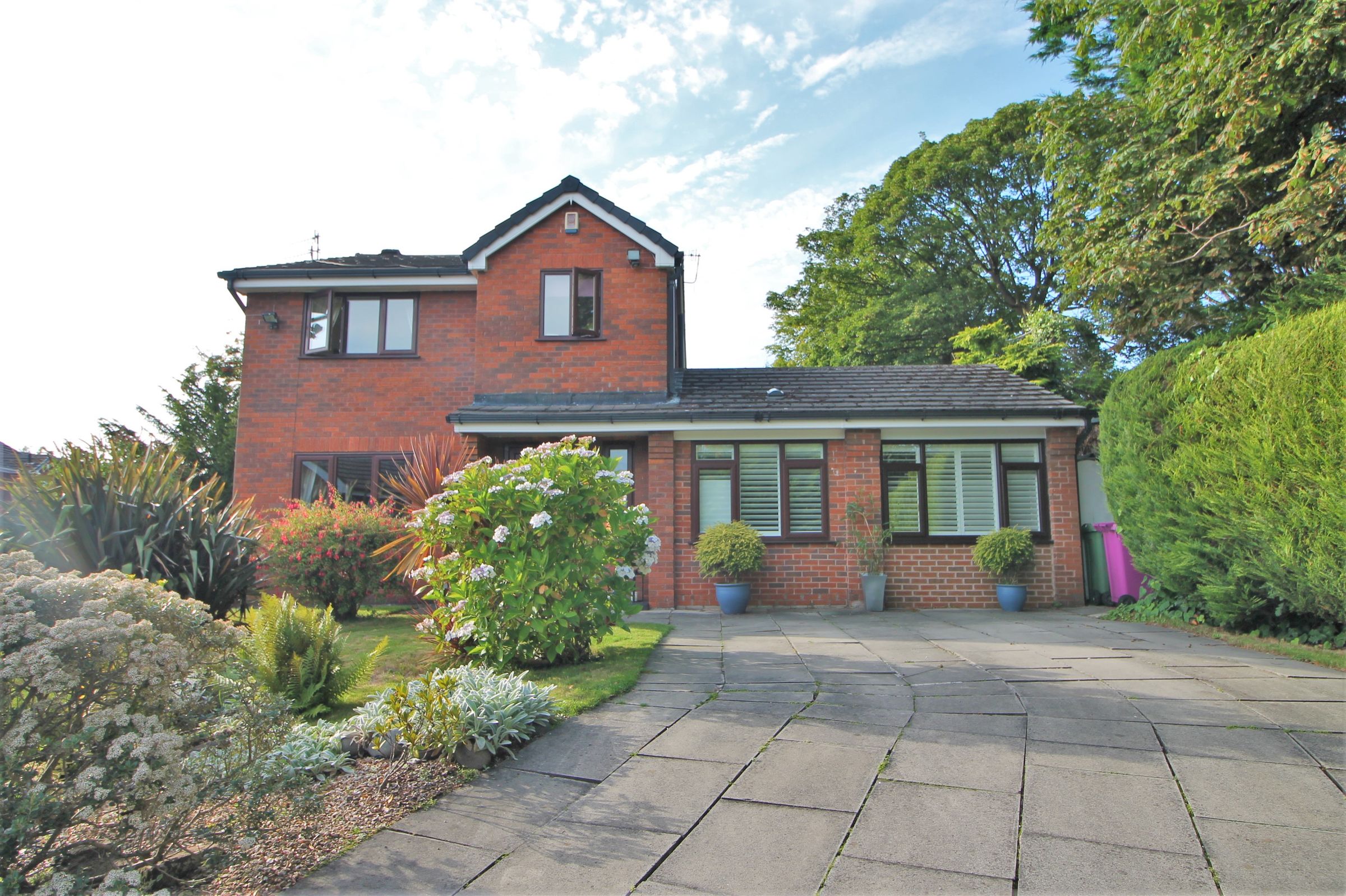 The Hollies, Liverpool L25  