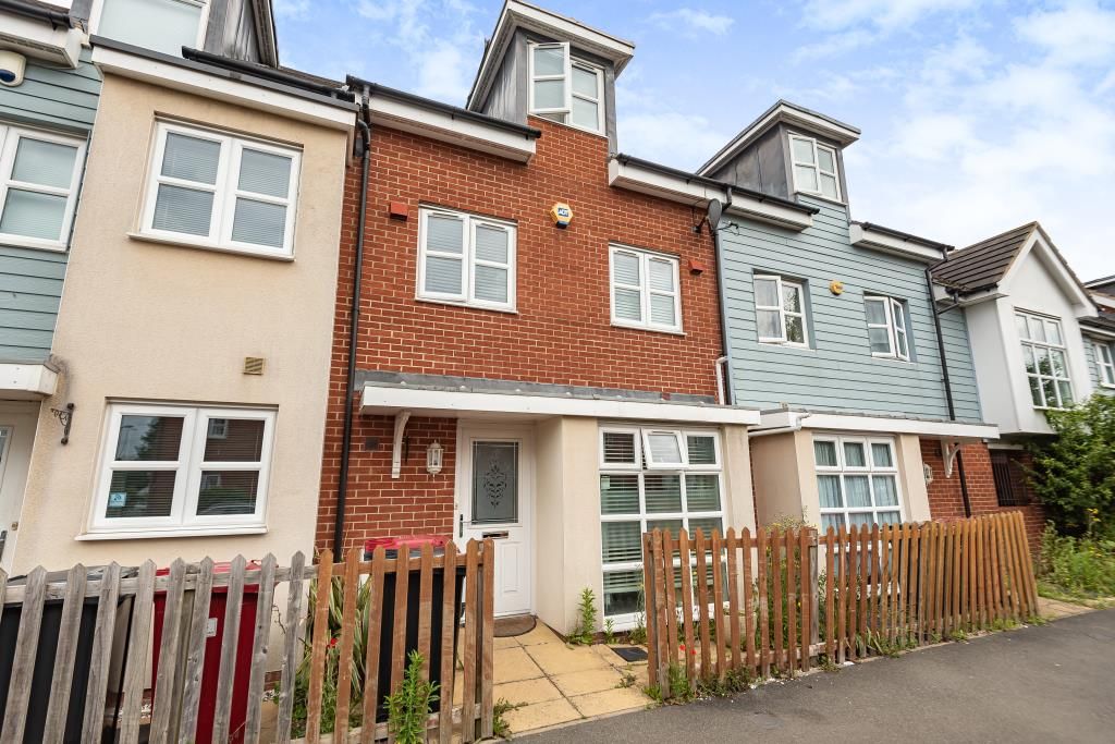 4 bed town house for sale in Cippenham, Slough, Berkshire SL1 Zoopla
