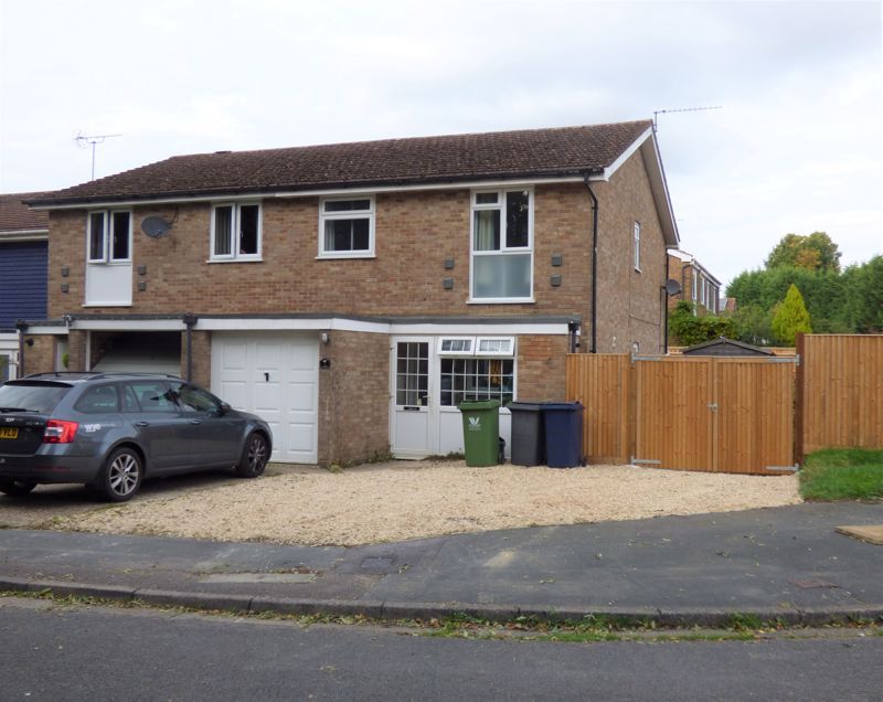 3 bed end terrace house to rent in Homefield Close, Stokenchurch, High