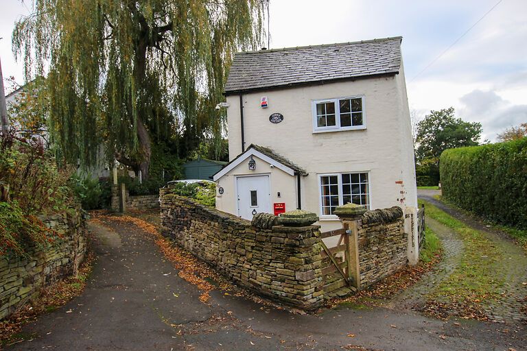 3 bed detached house for sale in Green Lane, Romiley, Stockport SK6