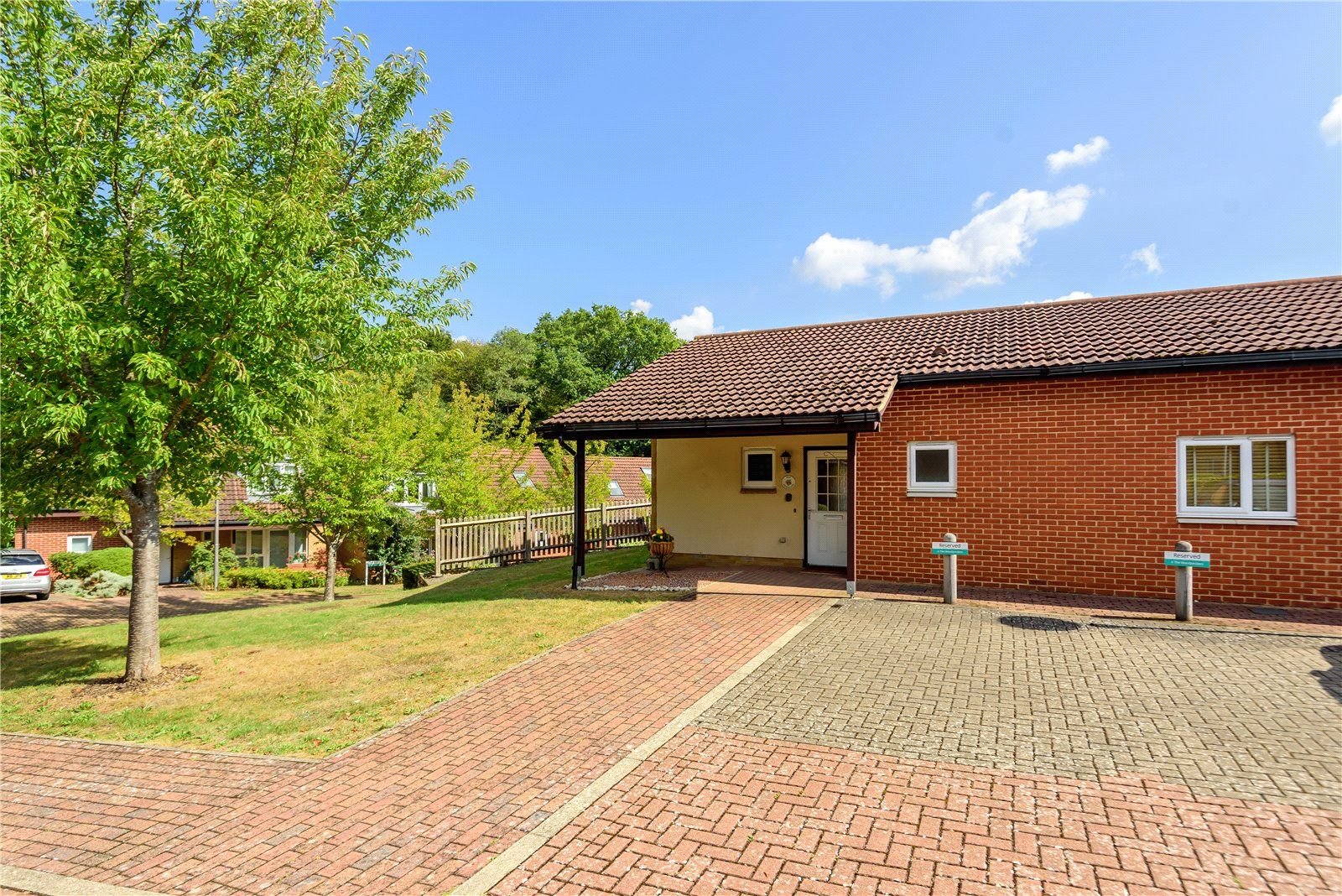2 bed bungalow for sale in The Woodpeckers, Patrons Way West, Denham