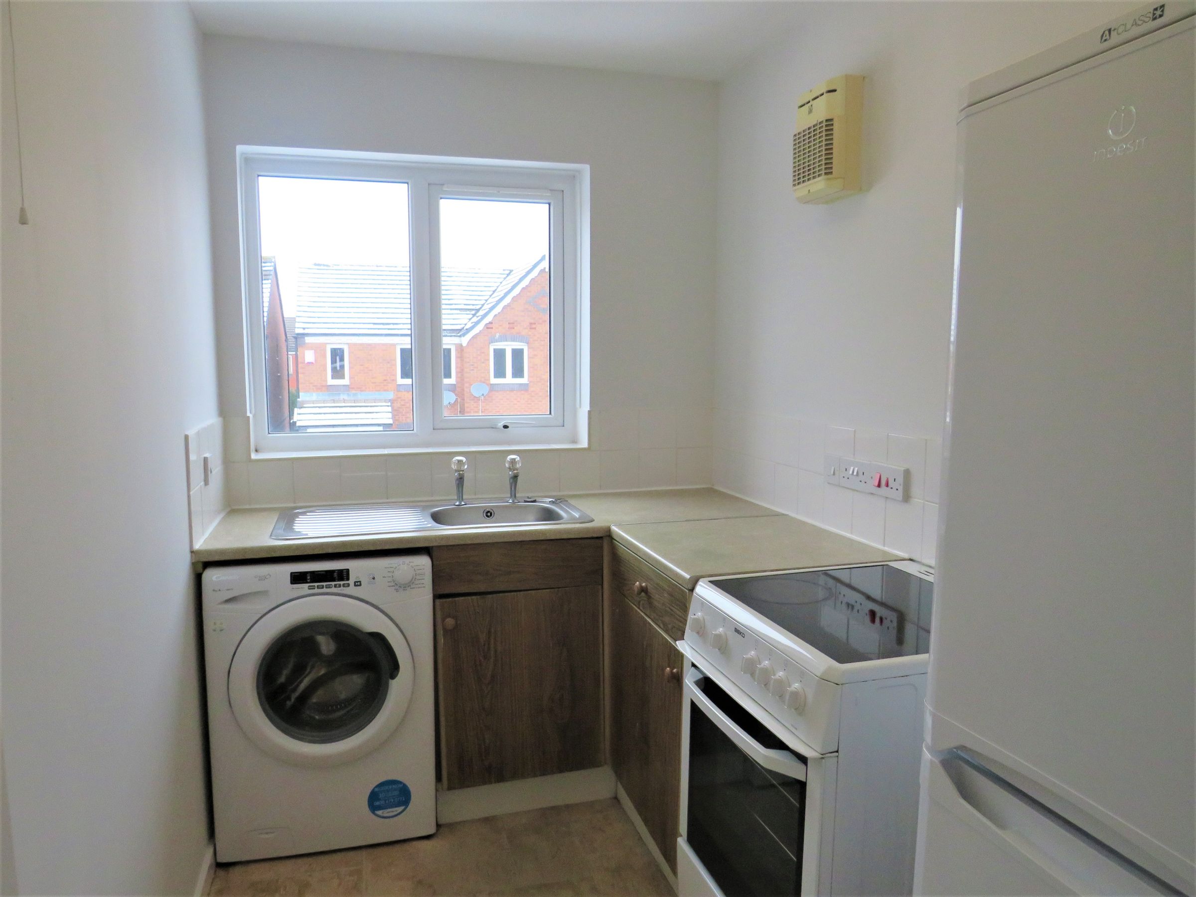 1 bed property to rent in Worsey Drive, Tipton DY4 Zoopla