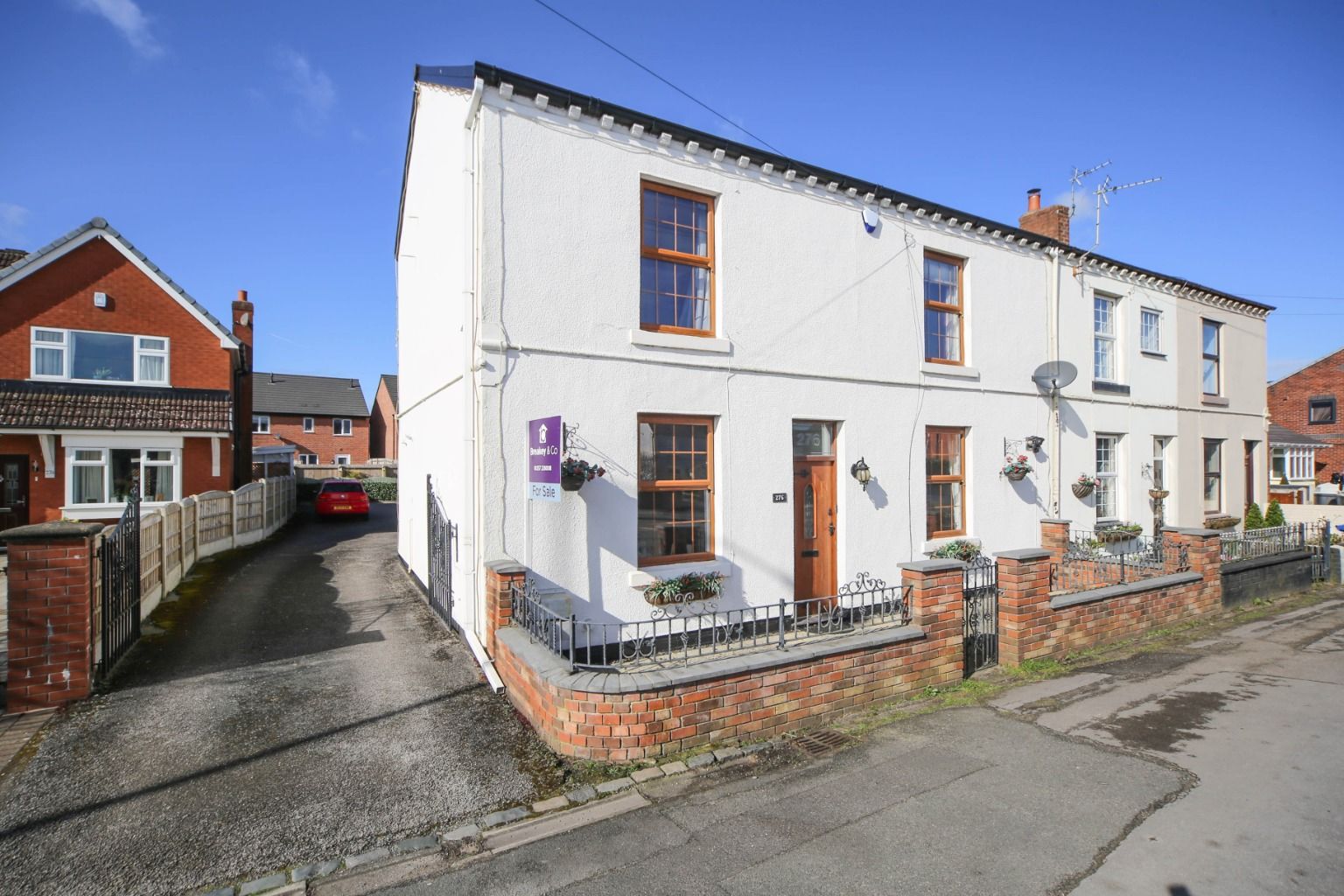 4 bed end terrace house for sale in Preston Road, Standish, Wigan