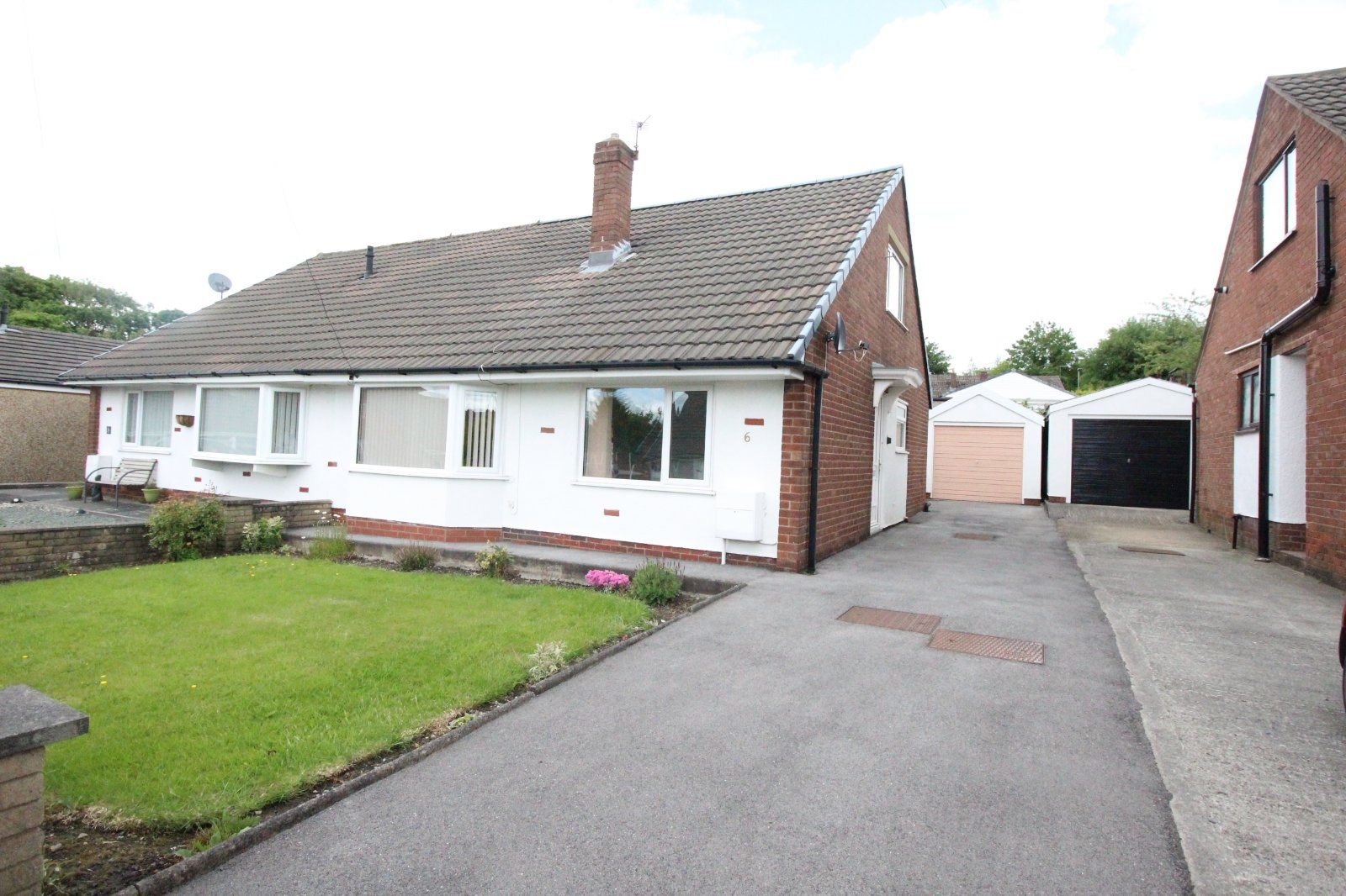 2 bed bungalow for sale in Barons Close, Lower Darwen, Darwen