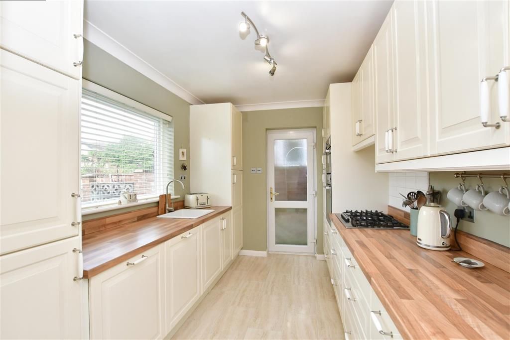 4 bed semidetached house for sale in Corbett Road, Waterlooville