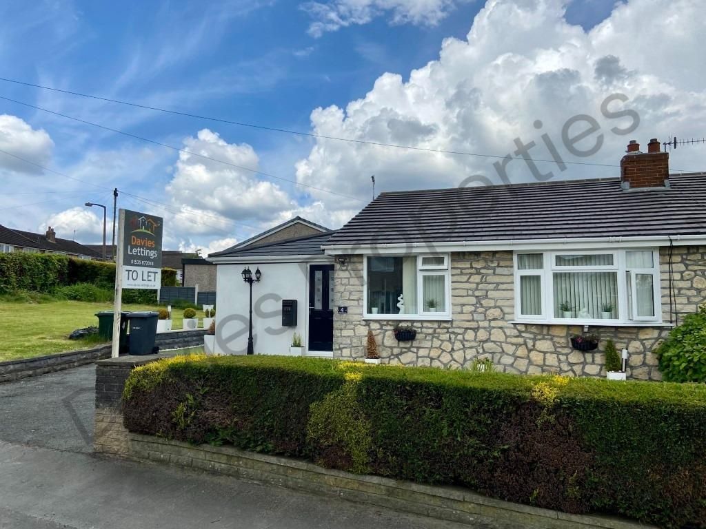 2 bed semidetached bungalow to rent in Camborne Way, Keighley BD22