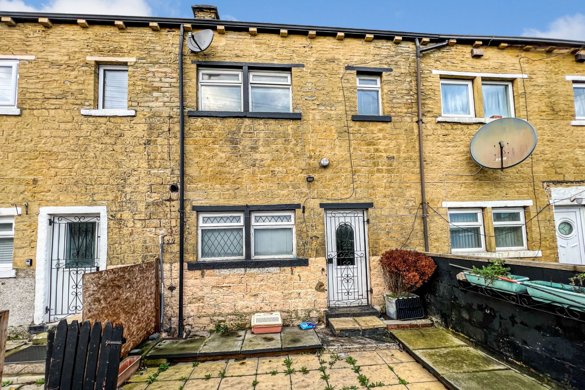 2 bed terraced house for sale in Oaks Fold, Bradford BD5 Zoopla