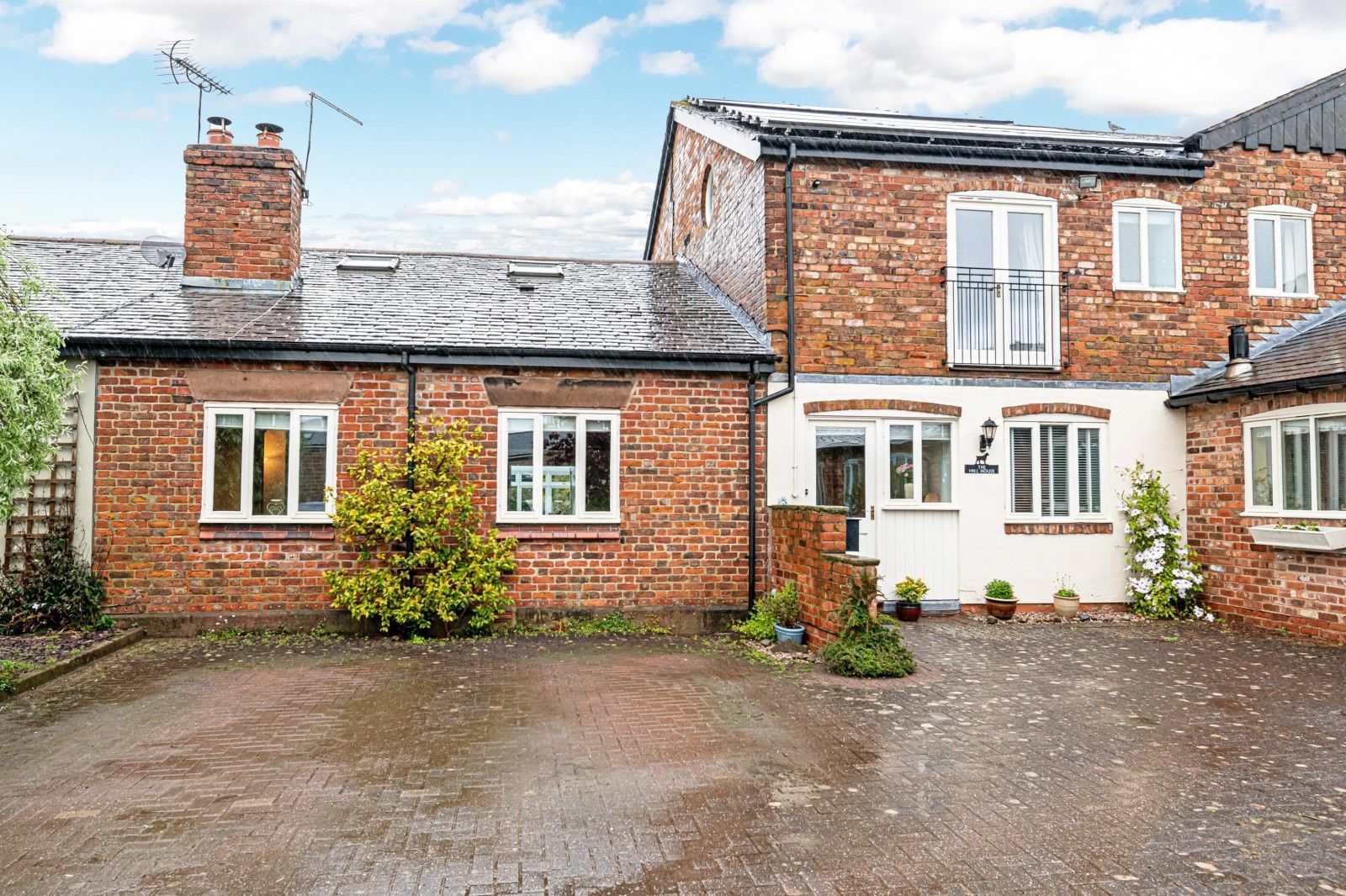 4 bed barn conversion for sale in Manley Road, Kingswood, Frodsham WA6