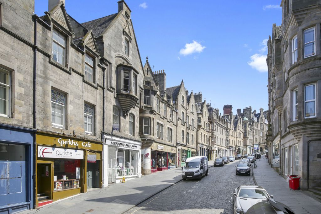 27/3 Cockburn Street, Old Town, Edinburgh EH1  