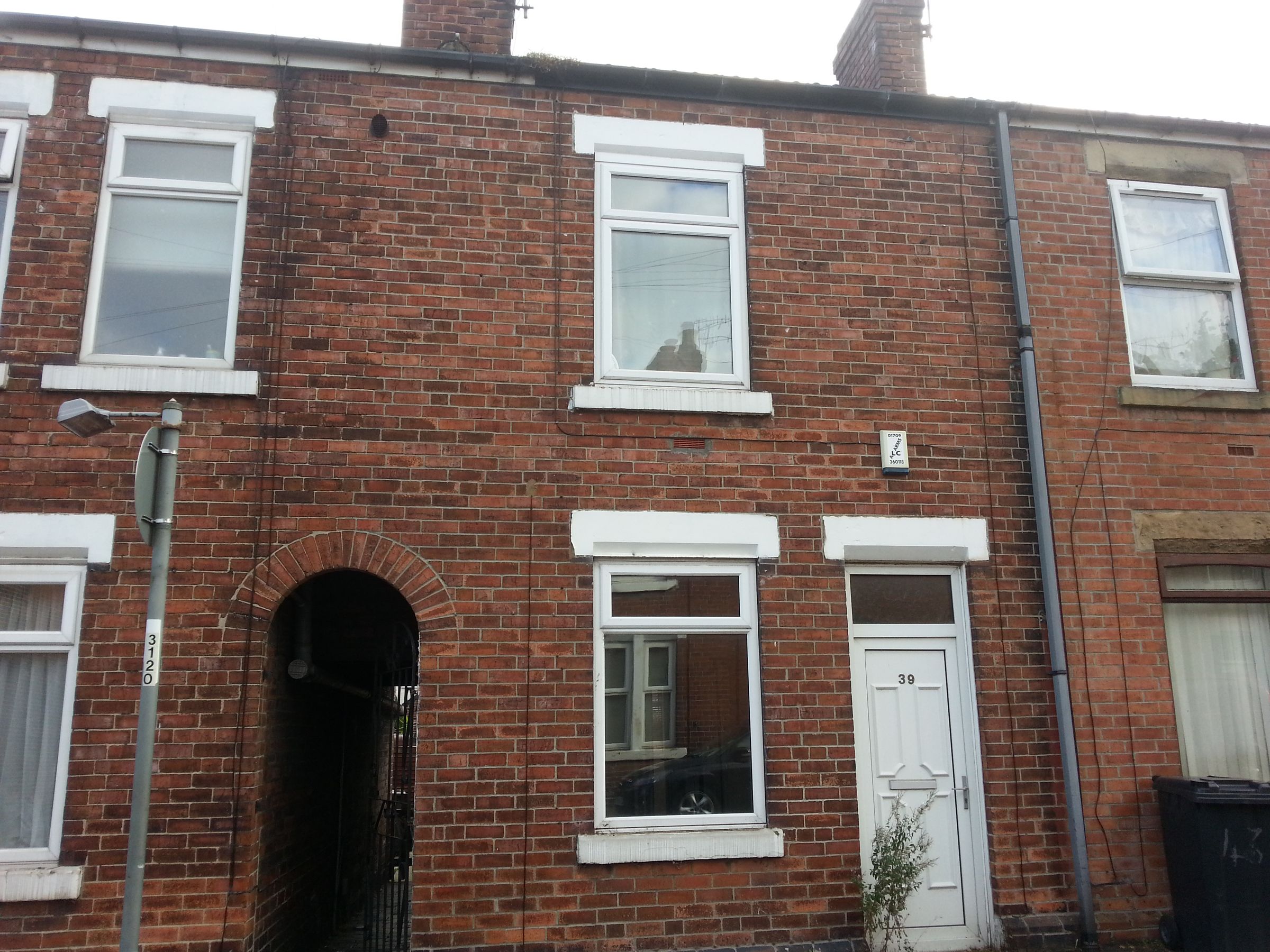 2 bed terraced house to rent in Goosebutt Street, Parkgate, Rotherham