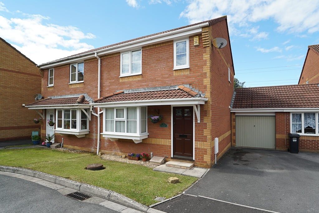 3 bed semidetached house for sale in Teasel Walk, Locking Castle