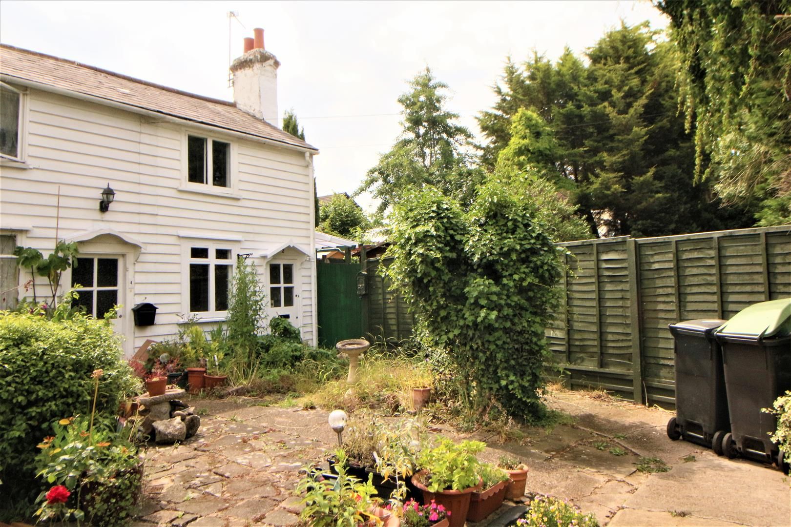 2 bed property for sale in Broomstick Hall Road, Waltham Abbey EN9 Zoopla