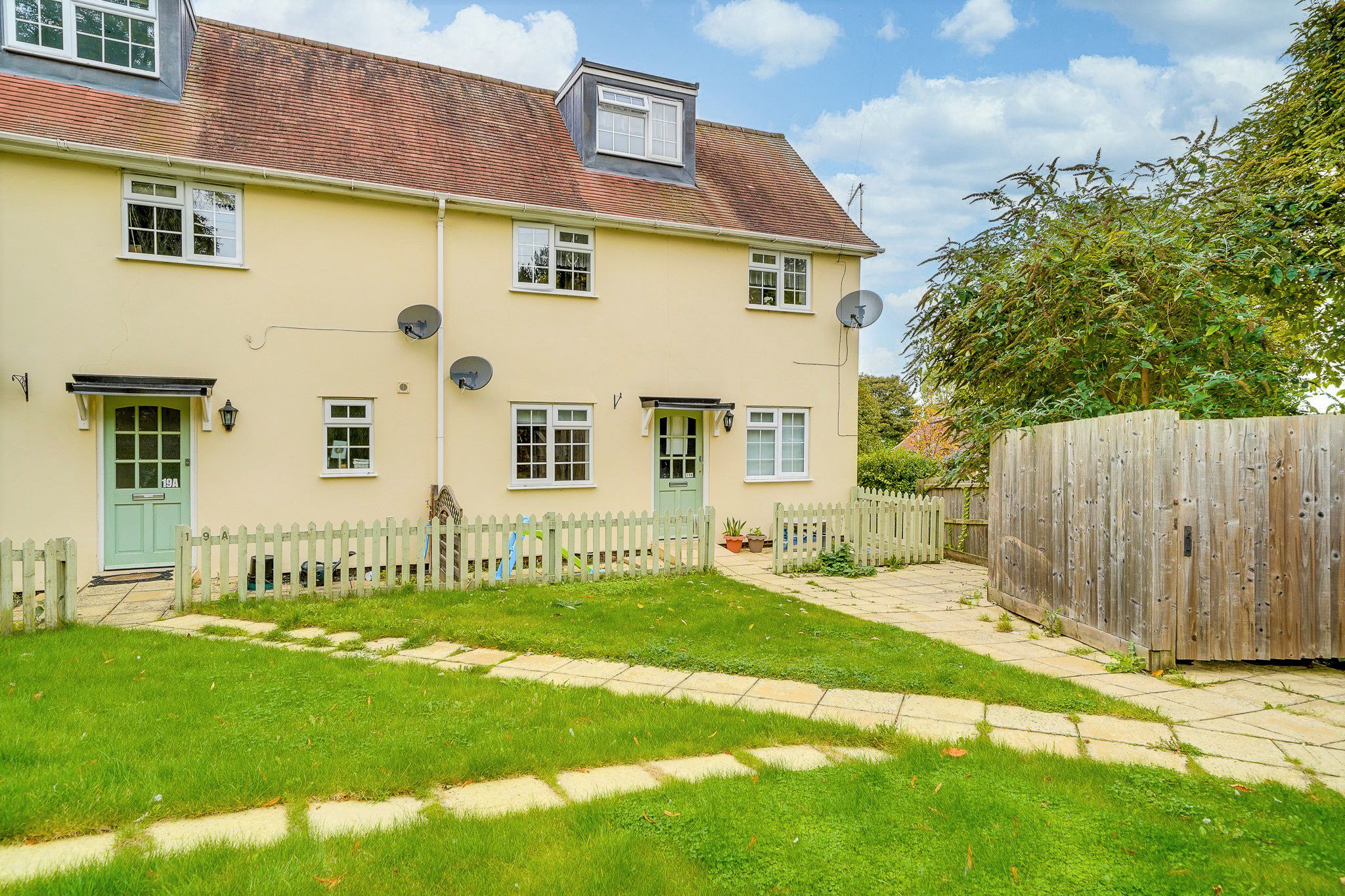 2 bed flat to rent in Coronation Avenue, Royston, Hertfordshire SG8