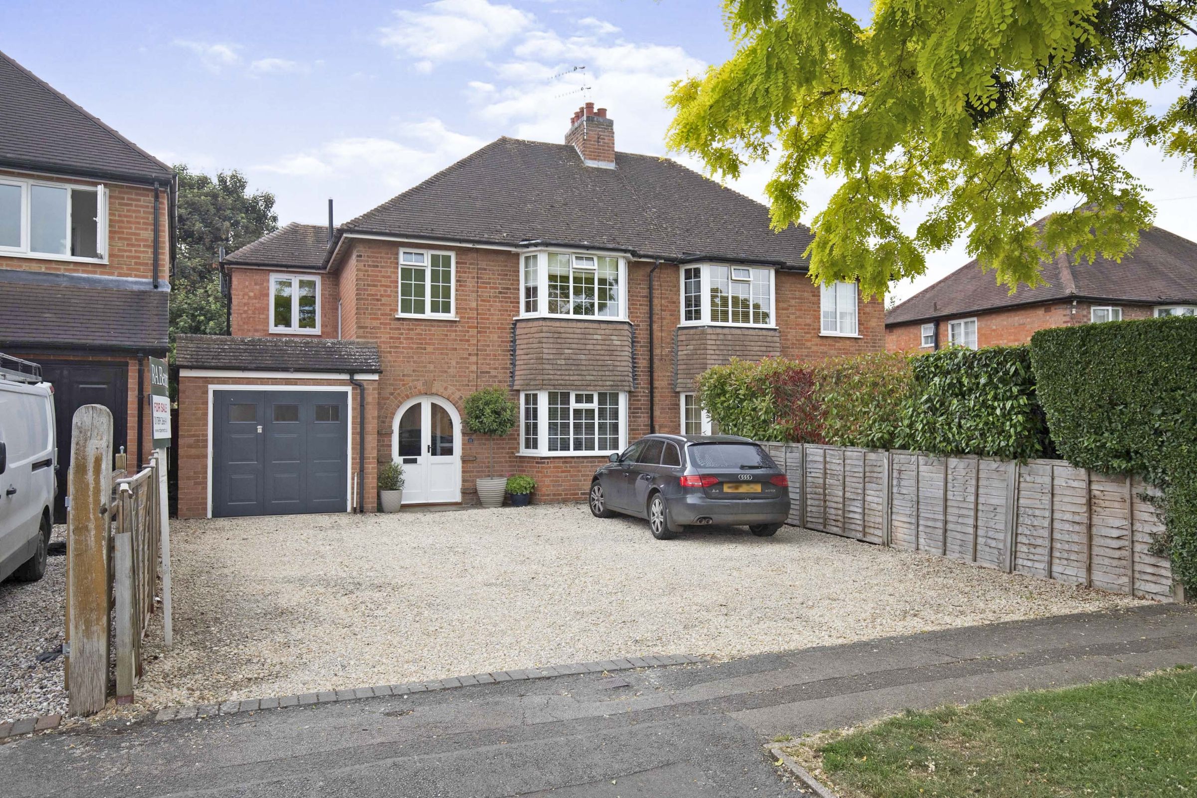 4 bed semidetached house for sale in Avon Crescent, StratfordUpon