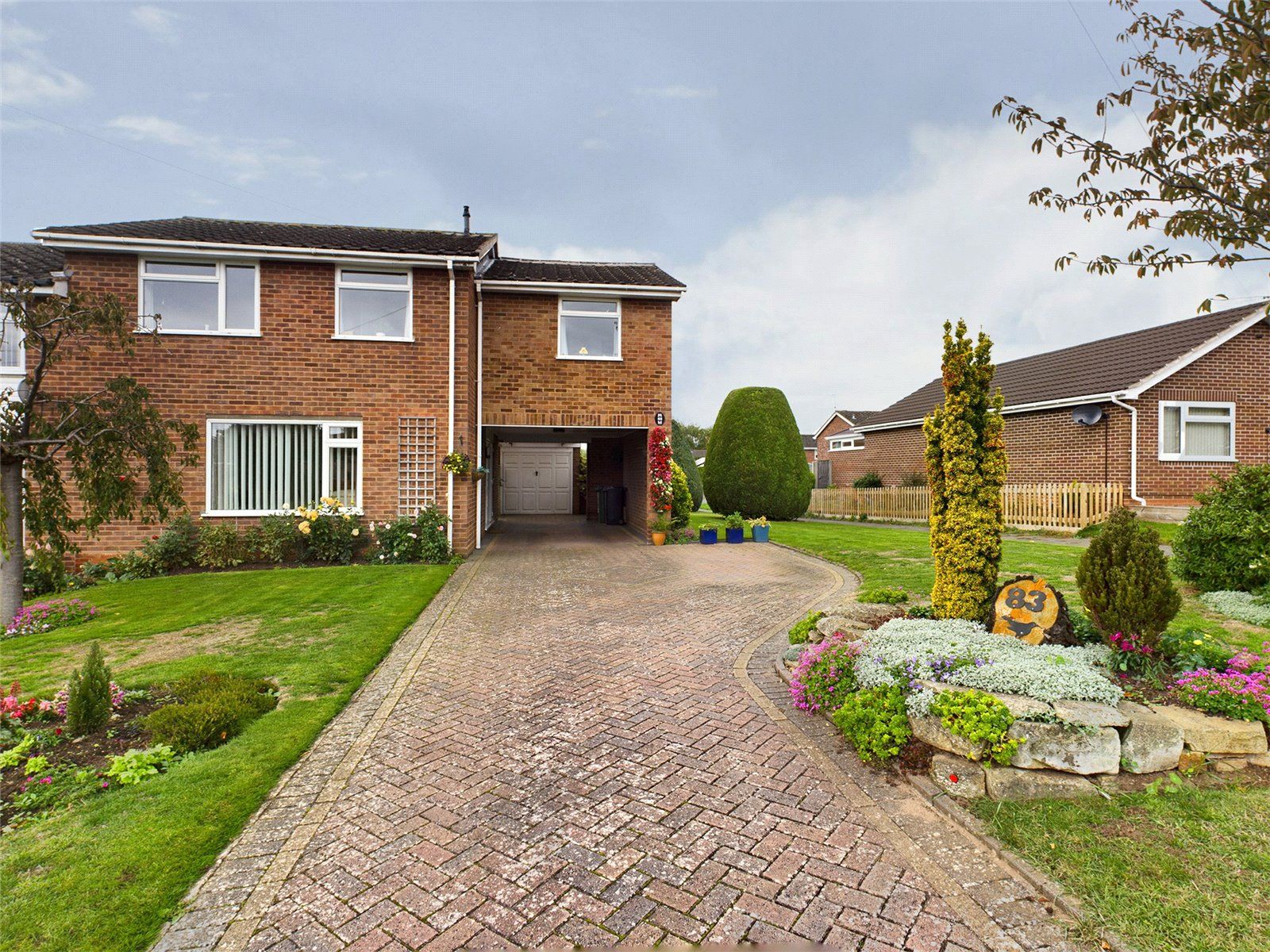 5 bed semidetached house for sale in Canada Way, Worcester