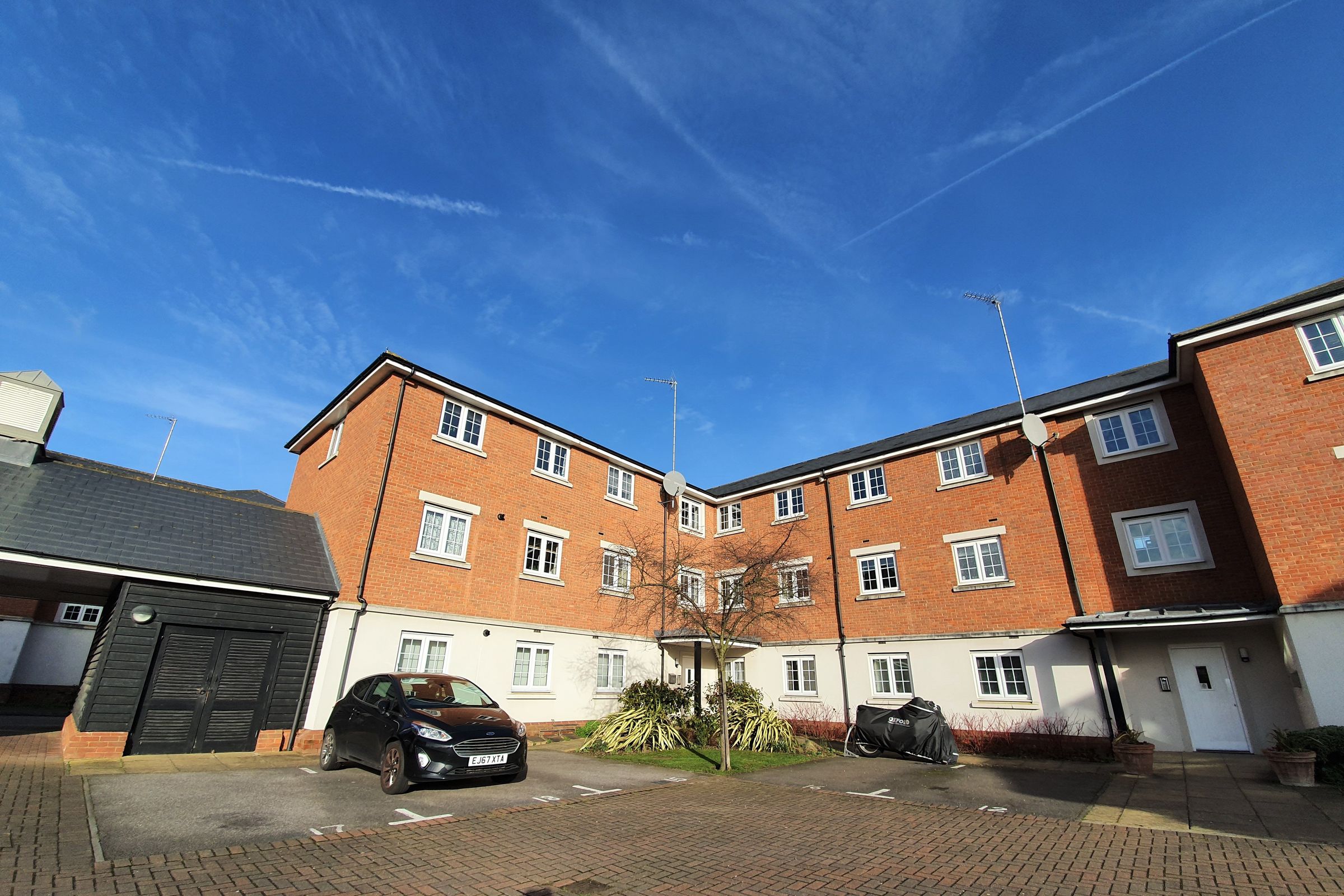Salisbury Close, Rayleigh, Essex SS6  