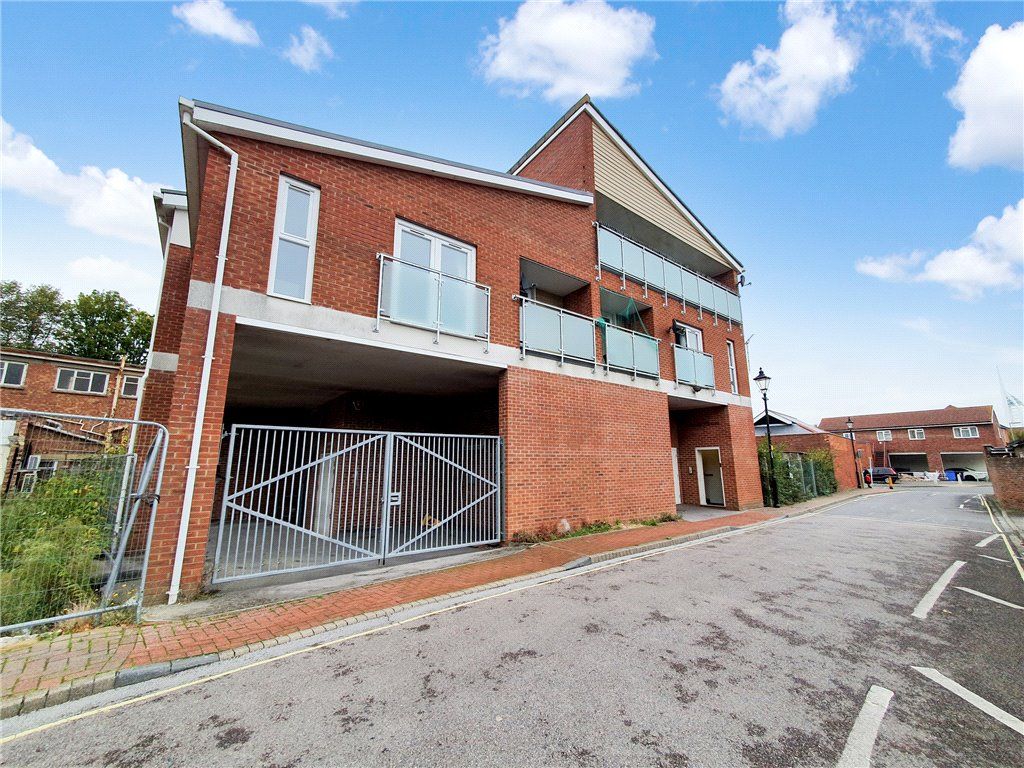 3 bed flat for sale in Thorngate Way, Gosport PO12 Zoopla