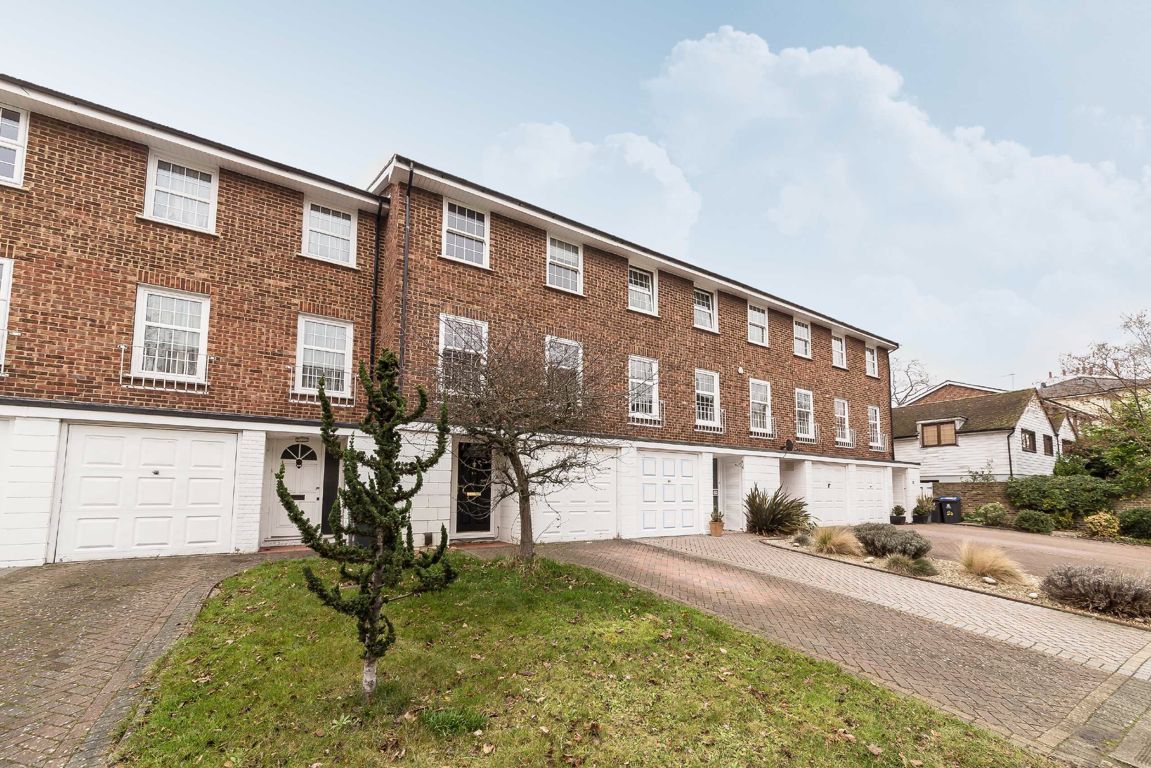 3 bed property to rent in Uxbridge Road, Kingston Upon Thames KT1 Zoopla