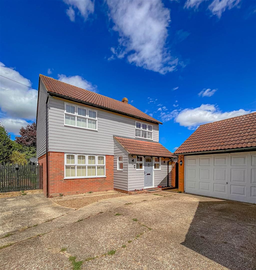 4 bed detached house for sale in Kingswood Court, BradwellOnSea