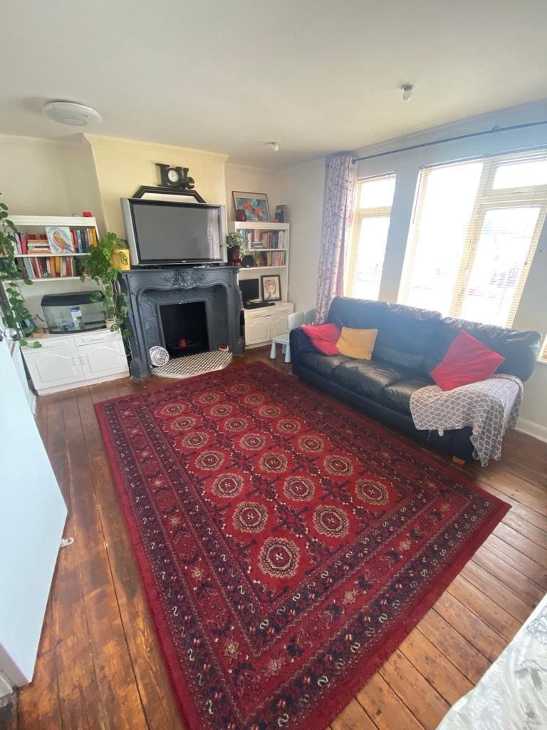 5 bed for sale in Long Lane, Uxbridge UB10 Zoopla