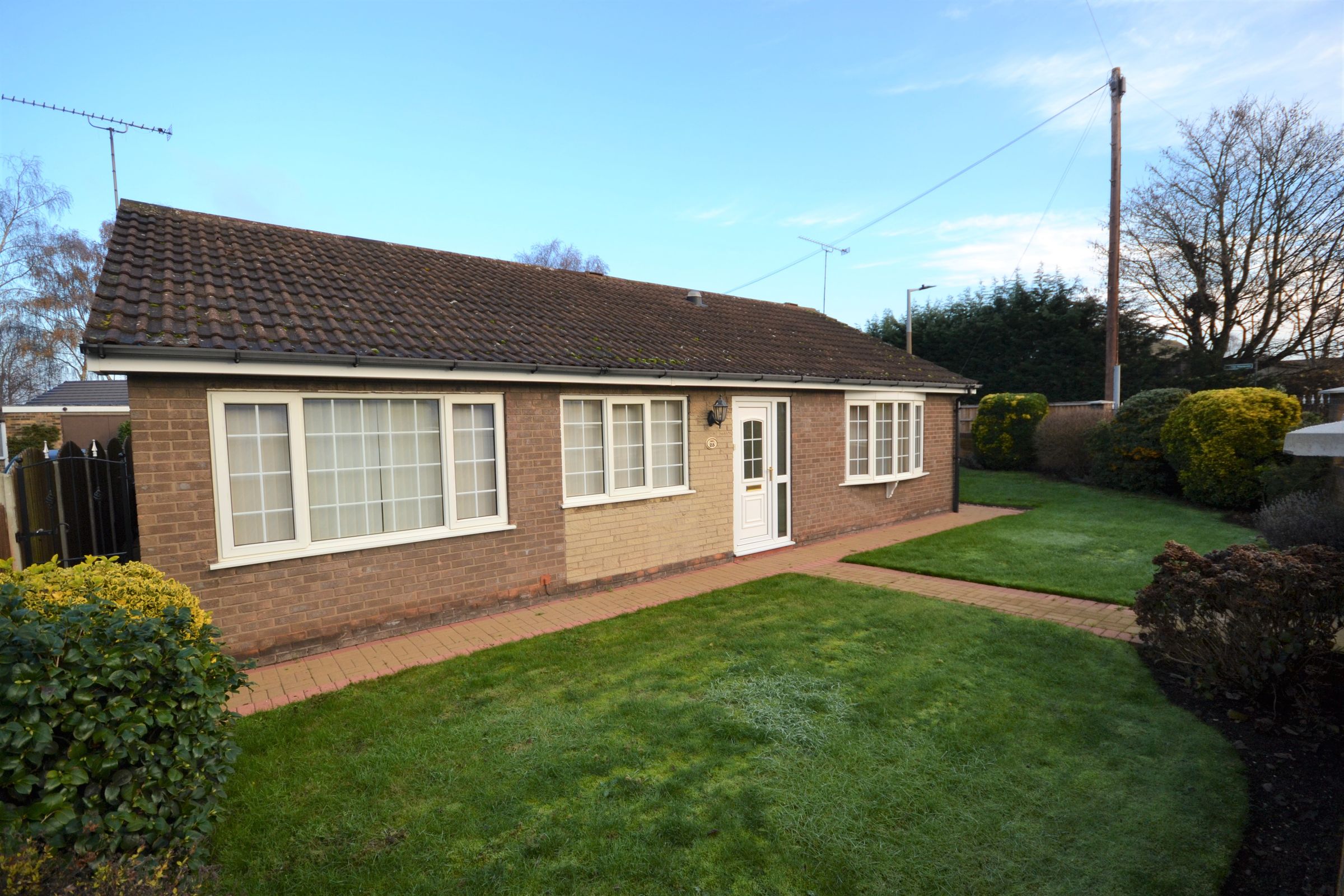 3 bed detached bungalow for sale in Main Street, Auckley, Doncaster DN9