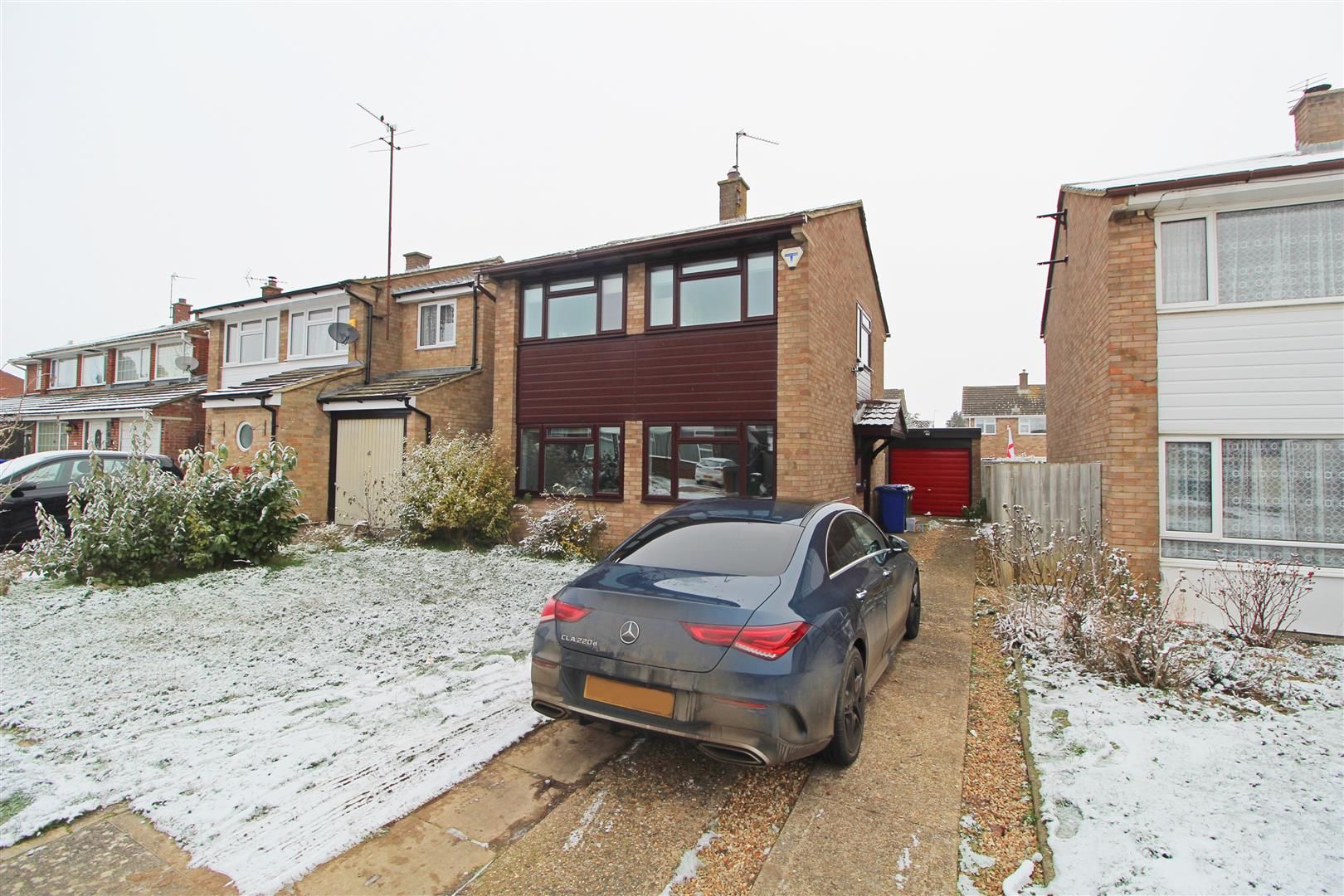 3 bed detached house for sale in High View, Deanshanger, Milton Keynes