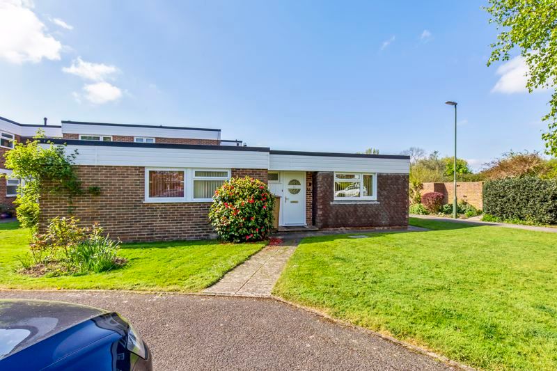 3 bed bungalow for sale in Mill Close, Chichester PO19 Zoopla